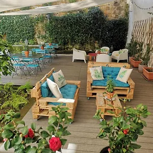 Borgo Vergini Garden Bed and breakfast Nápoles